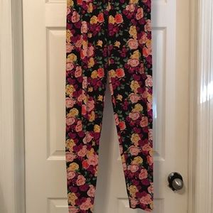 Comfortable colorful leggings